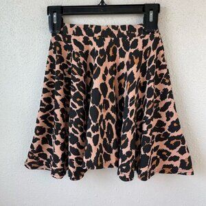 BooHoo Leopard Print Mini Skirt Size 4 EUC